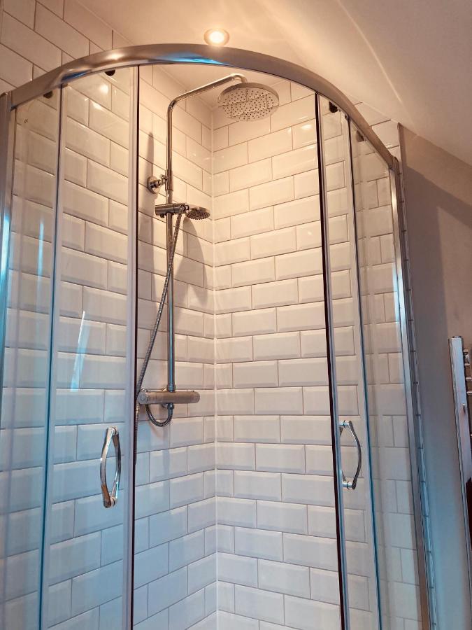 'Wardlaw View' Luxury Studio Apartment With Stunning View Kirkhill Eksteriør billede