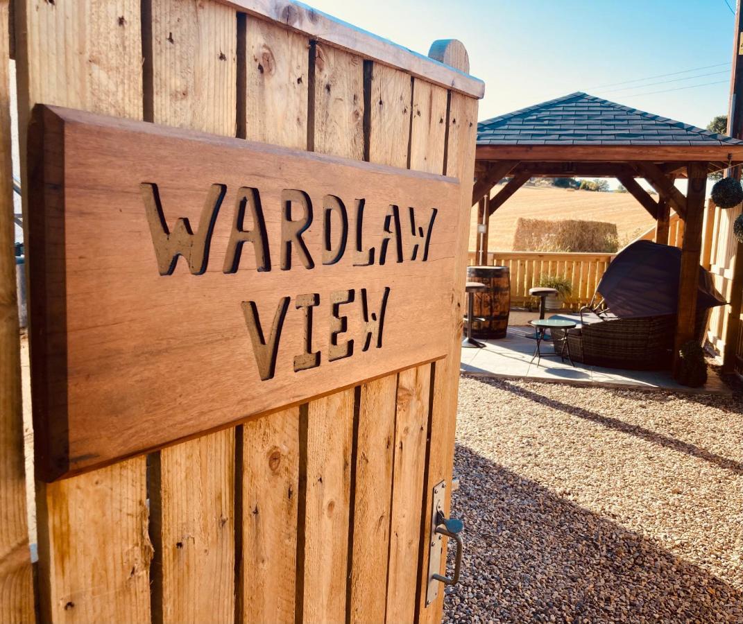 'Wardlaw View' Luxury Studio Apartment With Stunning View Kirkhill Eksteriør billede