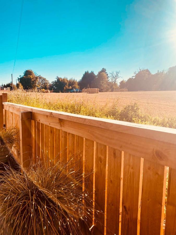 'Wardlaw View' Luxury Studio Apartment With Stunning View Kirkhill Eksteriør billede