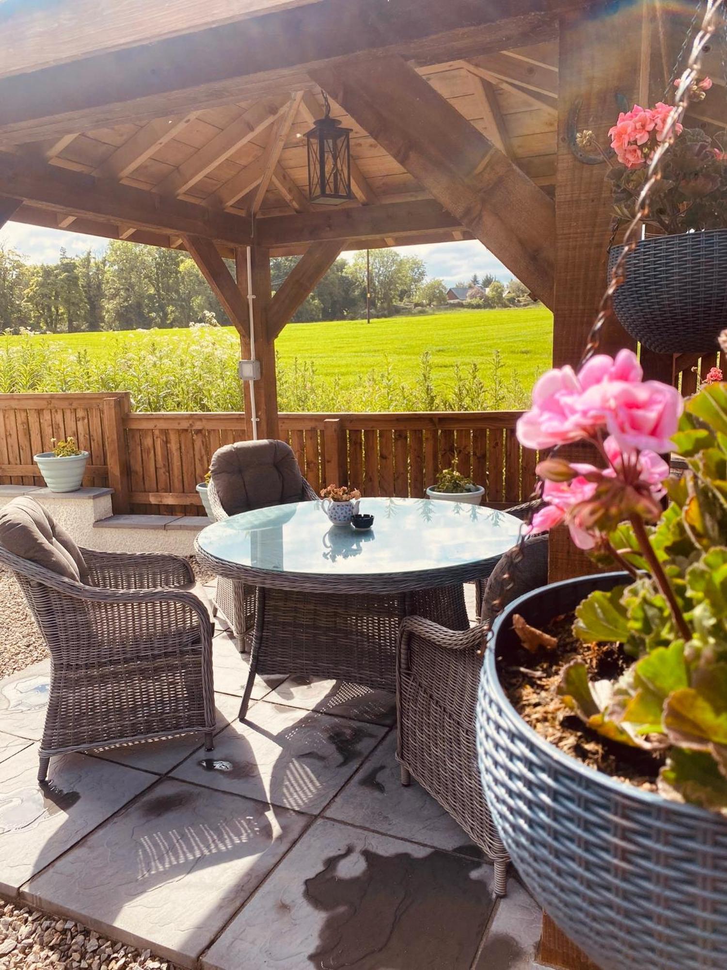 'Wardlaw View' Luxury Studio Apartment With Stunning View Kirkhill Eksteriør billede